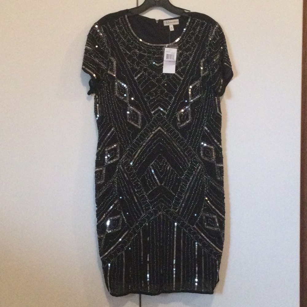 NWT Neiman Marcus Sequin Evening dress - Size 6.
